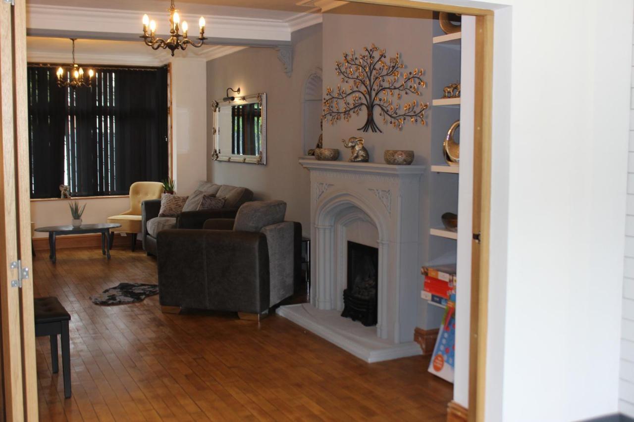 Modern Spacious House - Sleeps 16, Free Parking, Sun Terrace Nuneaton Exterior foto