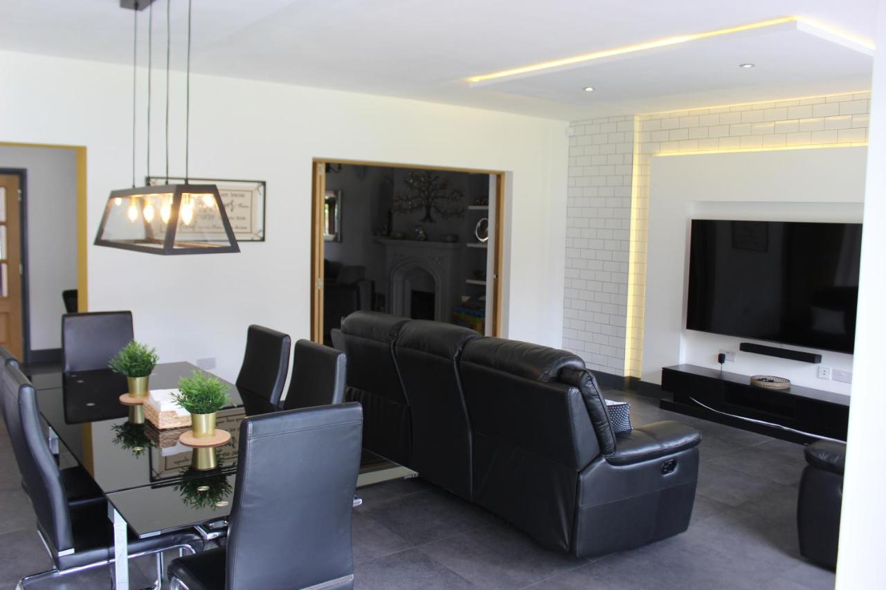 Modern Spacious House - Sleeps 16, Free Parking, Sun Terrace Nuneaton Exterior foto