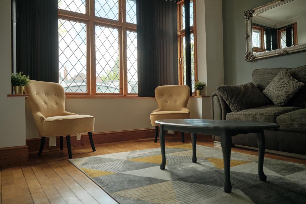 Modern Spacious House - Sleeps 16, Free Parking, Sun Terrace Nuneaton Exterior foto