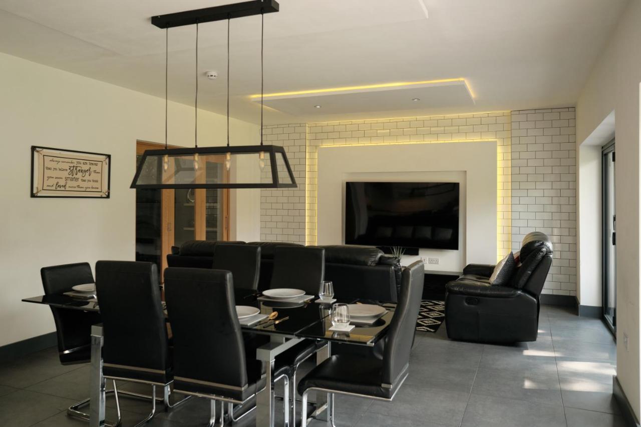 Modern Spacious House - Sleeps 16, Free Parking, Sun Terrace Nuneaton Exterior foto