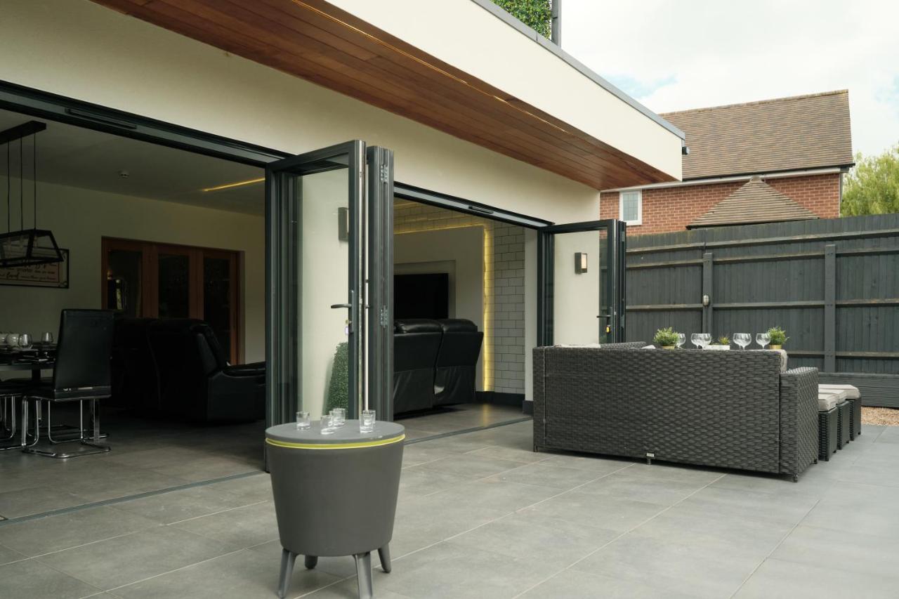 Modern Spacious House - Sleeps 16, Free Parking, Sun Terrace Nuneaton Exterior foto